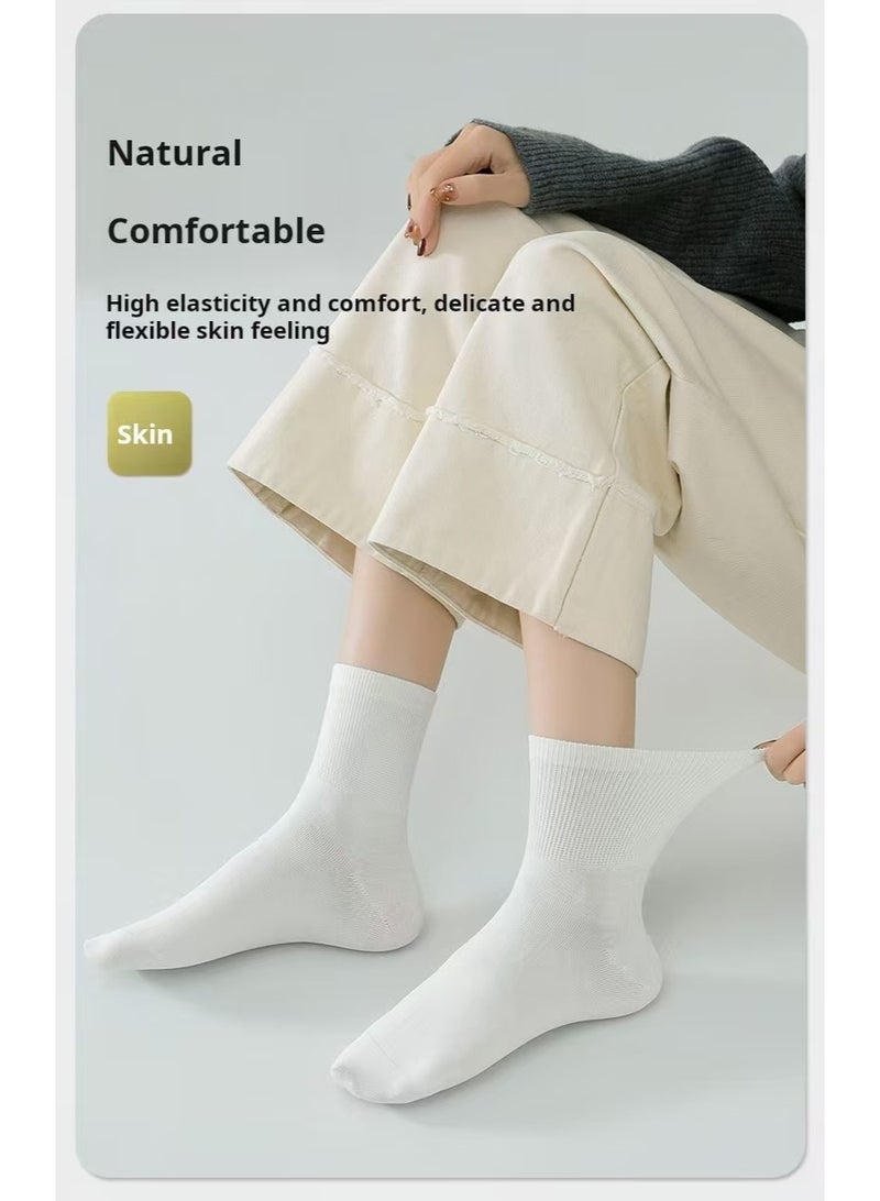 7 Pairs Of White Women Cotton Socks - Image 1